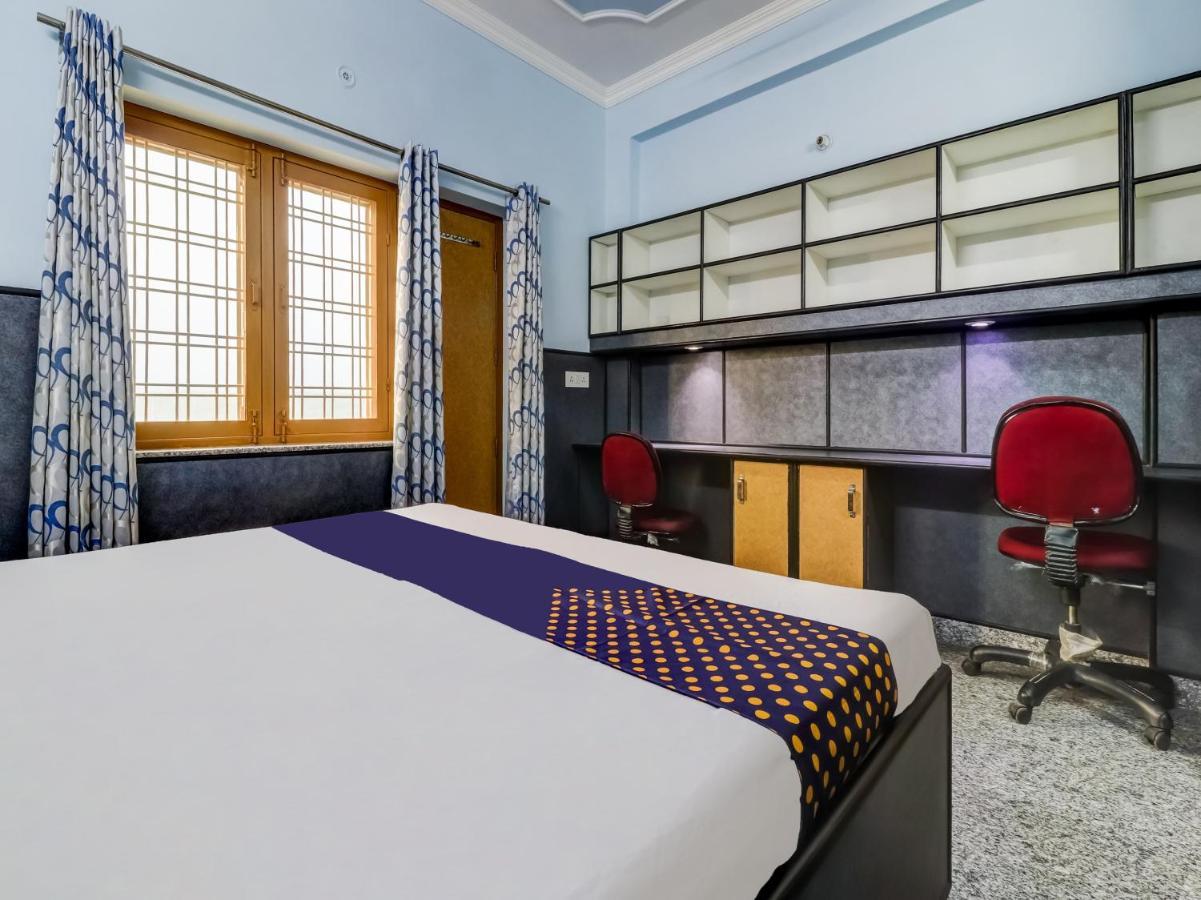 Spot On 82236 Aryan Home Stay Jhājra מראה חיצוני תמונה